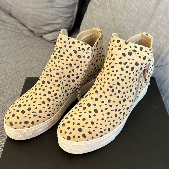 DV8 leopard wedge sneakers - Picture 4 of 8